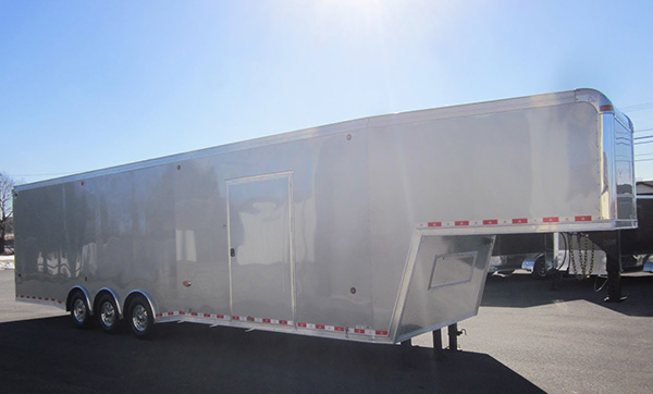 gooseneck enclosed trailer